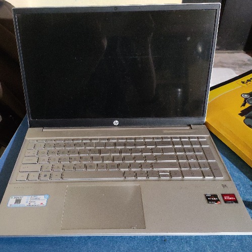 Laptop HP Ryzen 5 7000 series 